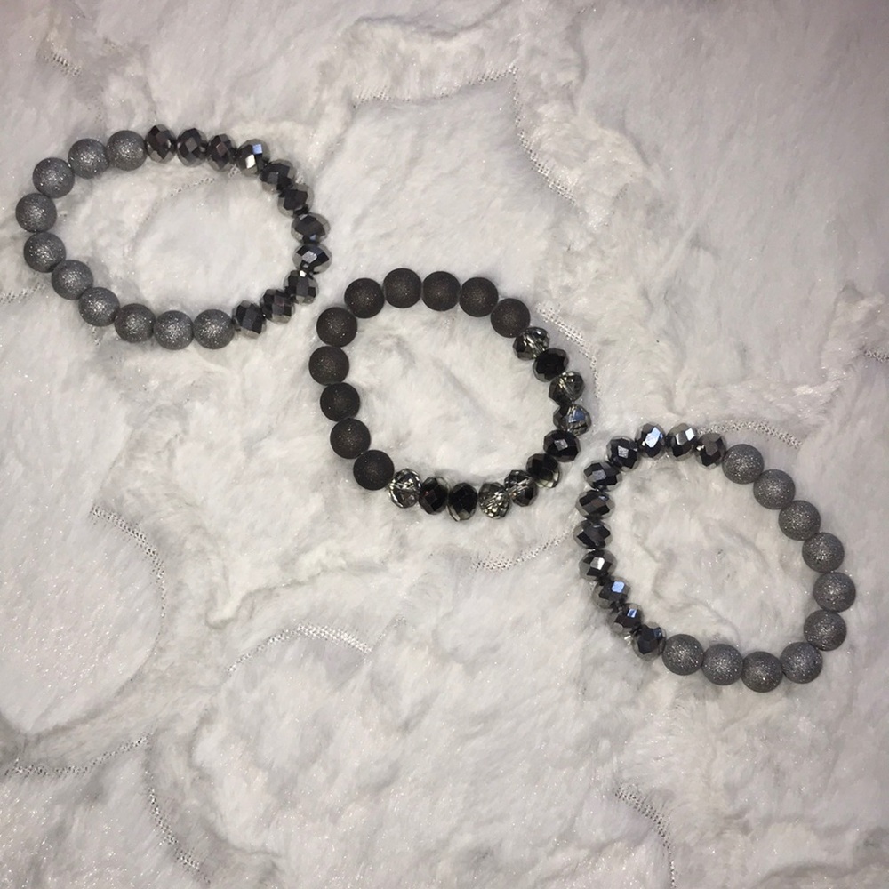 Silver and gray stack bracelets - Picture 4 of 9